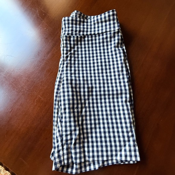 J.McLaughlin Navy/white shorts . EUC Size 8. 
15” waist 9” inseam. Back pockets - Picture 10 of 10